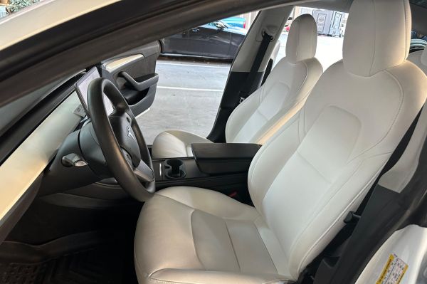 Tesla Model 3 2